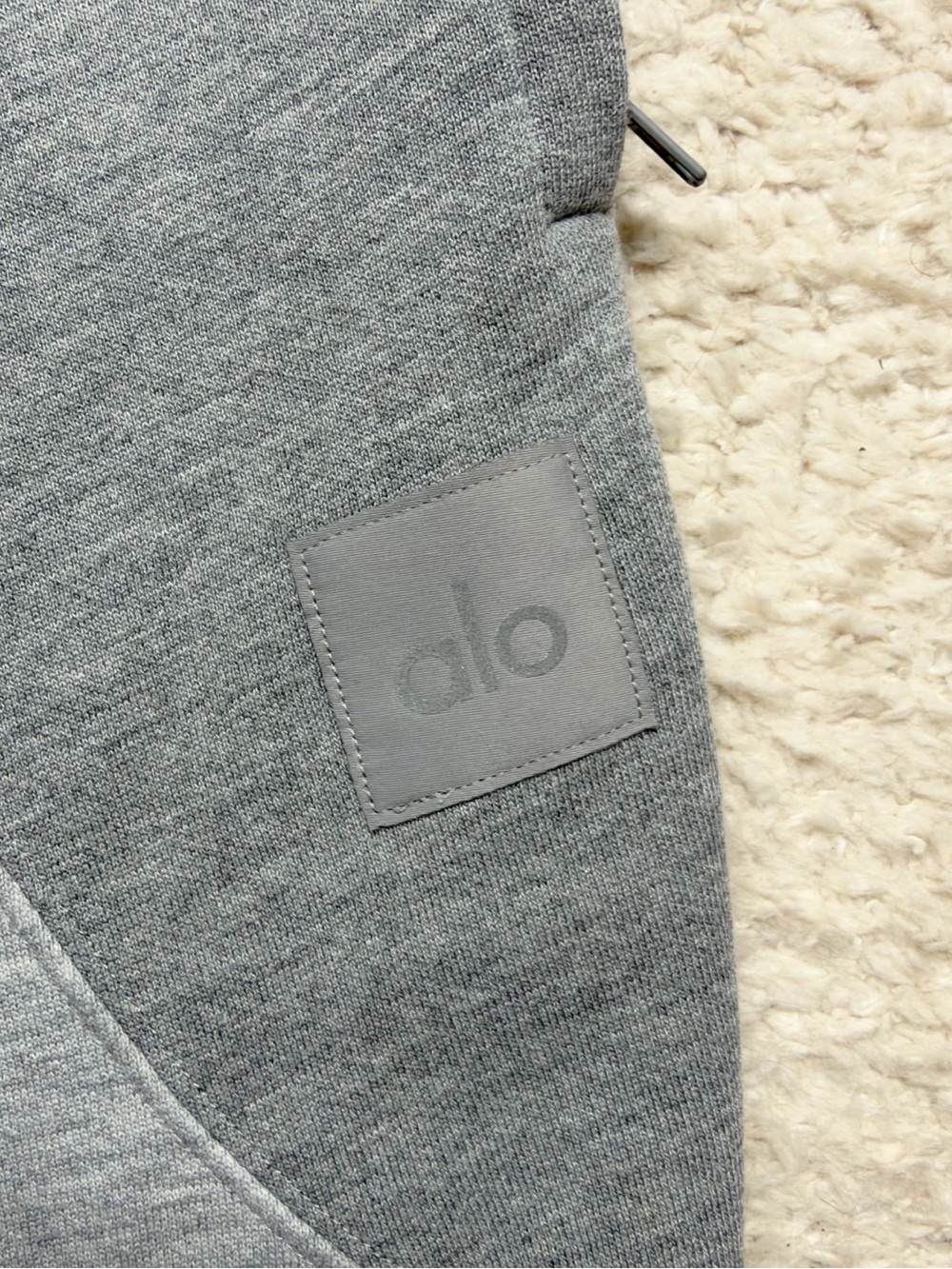 ALO sweatpants - Picture 2 of 3